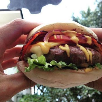 Foto Na Garagem Hamburgueria