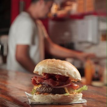 Na Garagem Hamburgueria